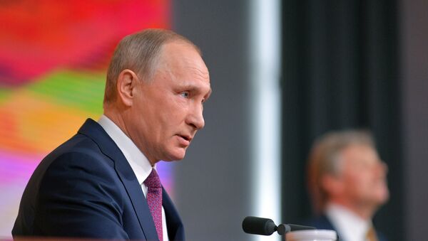 Ежегодная большая пресс-конференция президента РФ Владимира Путина - Sputnik Azərbaycan
