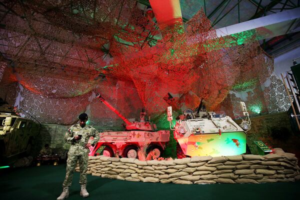 Боевая техника на международной выставке вооружения и военной техники Gulf Defence & Aerospace-2017 в Эль-Кувейте - Sputnik Азербайджан