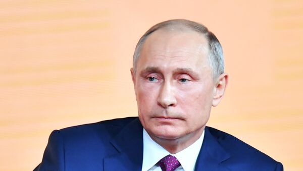 Ежегодная большая пресс-конференция президента РФ Владимира Путина - Sputnik Азербайджан