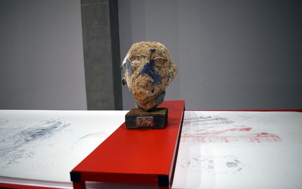Выставка Разрушаясь, стремимся ввысь в Центре современного искусства YARAT - Sputnik Азербайджан