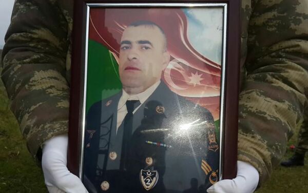 Похоронен ставший шехидом военнослужащий азербайджанской армии - Sputnik Азербайджан