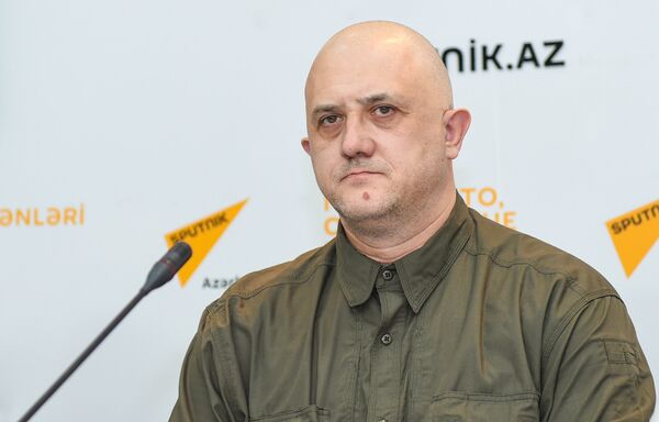 Российский политолог Евгений Михайлов Российский политолог Евгений Михайлов - Sputnik Азербайджан