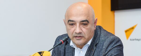 Азербайджанский политолог Тофиг Аббасов - Sputnik Азербайджан