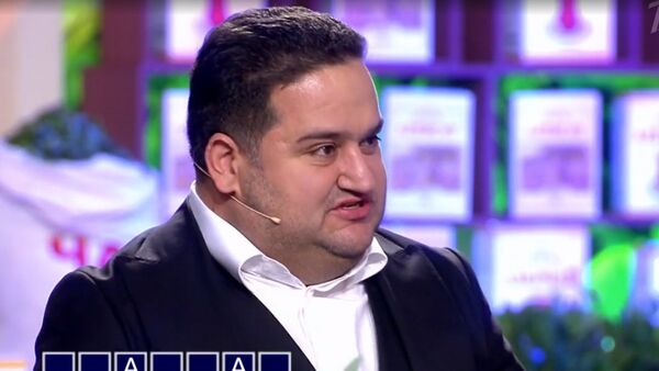 Шоумен и телеведущий Мурад Дадашев на передаче Поле Чудес - Sputnik Азербайджан
