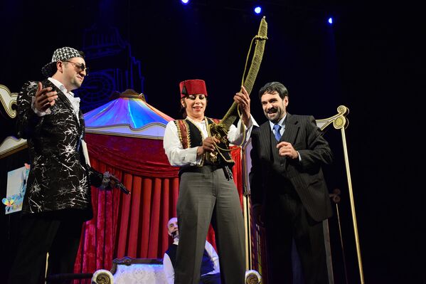 Премьера спектакля Меме в Азербайджанском государственном русском драматическом театре - Sputnik Азербайджан