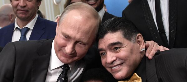 Президент РФ В. Путин принял участие в финальной жеребьёвке ЧМ по футболу ФИФА 2018 в России Президент РФ В. Путин принял участие в финальной жеребьёвке ЧМ по футболу ФИФА 2018 в России - Sputnik Азербайджан