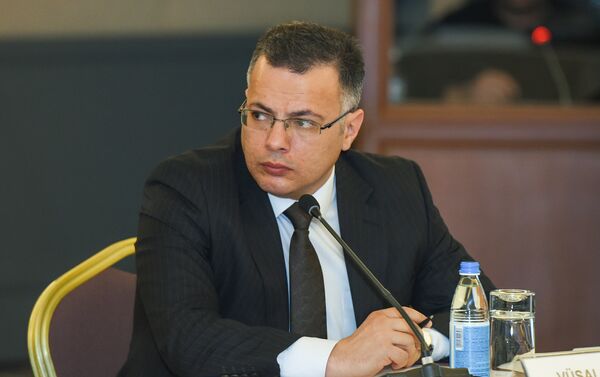 Исполнительный директор Центра анализа экономических реформ и коммуникаций Вюсал Гасымлы - Sputnik Азербайджан