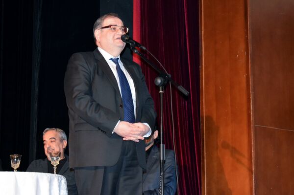 Заслуженный деятель искусств Азербайджана Джамиль Гулиев Заслуженный деятель искусств Азербайджана Джамиль Гулиев - Sputnik Азербайджан
