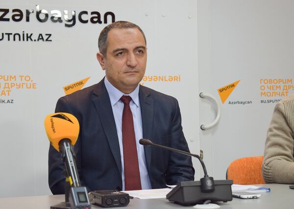 İqtisadi Resursların Öyrənilməsi Mərkəzinin sədri Ruslan Atakişiyev İqtisadi Resursların Öyrənilməsi Mərkəzinin sədri Ruslan Atakişiyev - Sputnik Azərbaycan