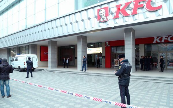 Поиски взрывного устройства на Бакинском железнодорожном вокзале - Sputnik Азербайджан