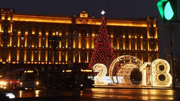 Новогодняя иллюминация в Москве - Sputnik Азербайджан