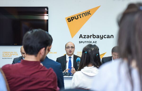 Политологи Заур Мамедов и Заур Ибрагимли подвели политические итоги уходящего года в мультимедийном пресс-центре Sputnik Азербайджан - Sputnik Азербайджан