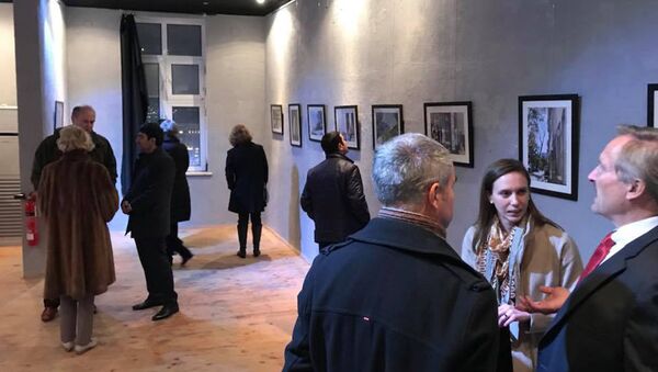 В галерее Art Villa открылась персональная фотовыставка американского фотографа Мэттью Секуты под названием Вашингтон - Sputnik Азербайджан