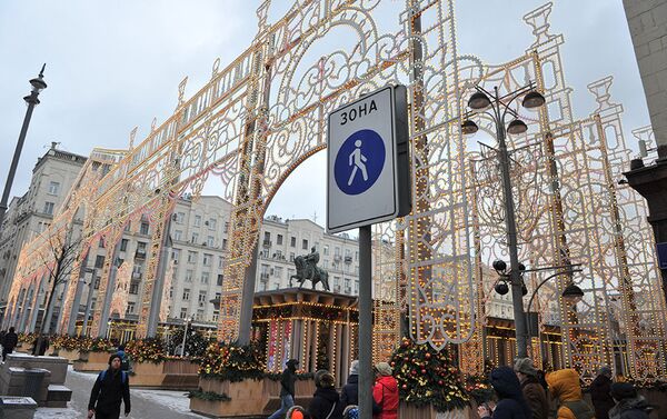 Зимний фестиваль Путешествие в Рождество в Москве - Sputnik Азербайджан