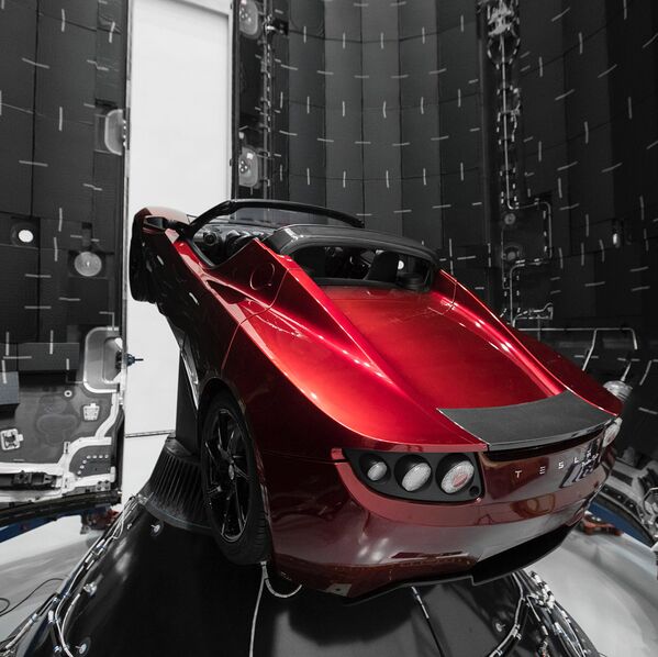 Электромобиль Tesla Roadster - Sputnik Азербайджан