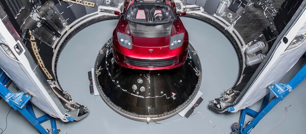 Электромобиль Tesla Roadster - Sputnik Азербайджан