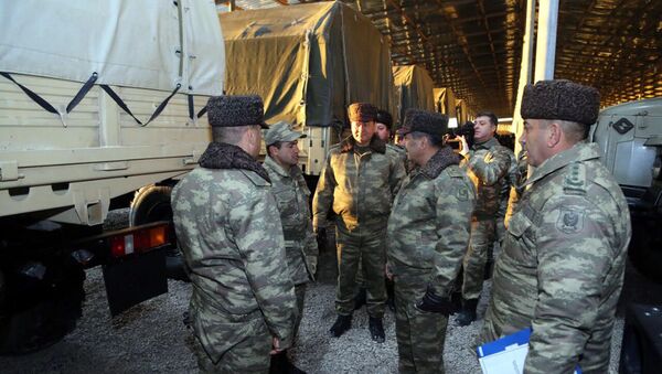 Министр обороны встретился с личным составом еще одной воинской части - Sputnik Азербайджан