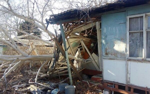 Последствия сильного ветра в Гейчае - Sputnik Азербайджан
