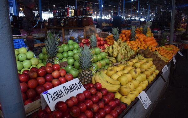 Цены на фрукты варьируются от одного до шести манатов - Sputnik Азербайджан