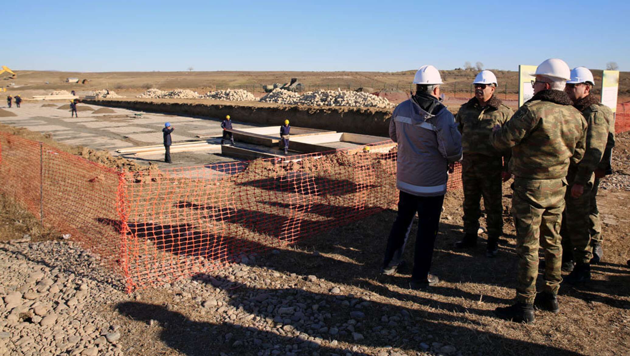 Военное строительство. Стройка военной базы. Строительство военных объектов. Зоны военных объектов. Строительство военных сооружений.