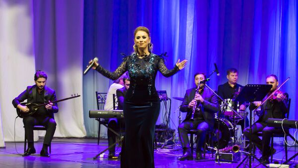 Роза Зергерли выступила с сольным концертом в Актау - Sputnik Азербайджан