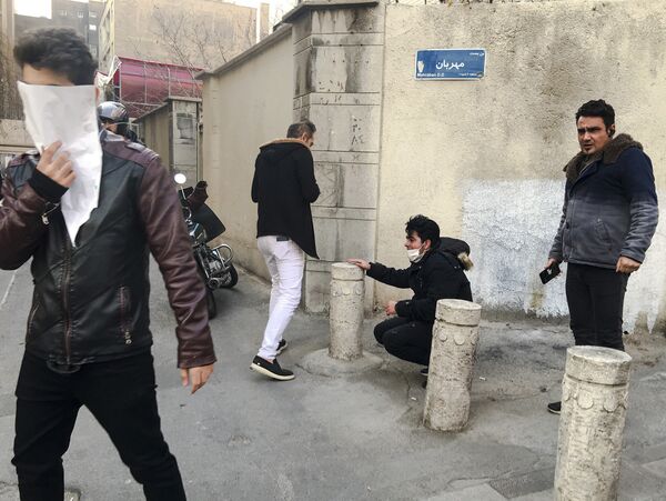 Протесты студентов в Тегеране, 30 декабря 2017 года - Sputnik Азербайджан