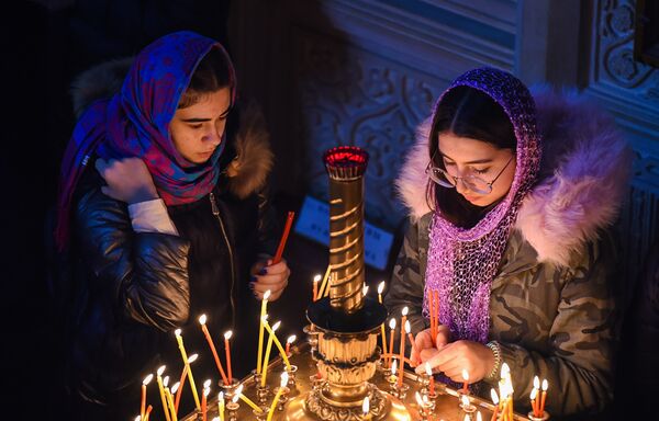 Рождественское богослужение в Кафедральном соборе Жен Мироносиц в Баку - Sputnik Азербайджан