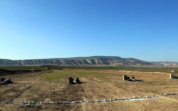 С личным составом Азербайджанской Армии проводятся тестовые экзамены для присвоения классной квалификации - Sputnik Азербайджан