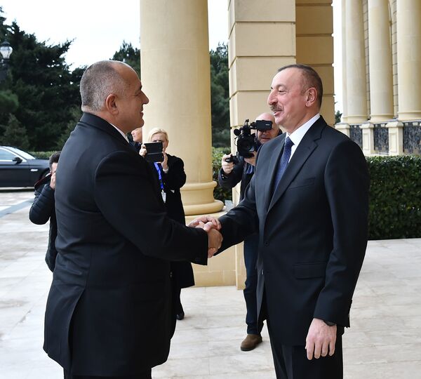 Встреча премьер-министра Болгарии Бойко Борисова с президентом Азербайджана Ильхамом Алиевым, Баку, 15 января 2018 года Встреча премьер-министра Болгарии Бойко Борисова с президентом Азербайджана Ильхамом Алиевым, Баку, 15 января 2018 года - Sputnik Азербайджан