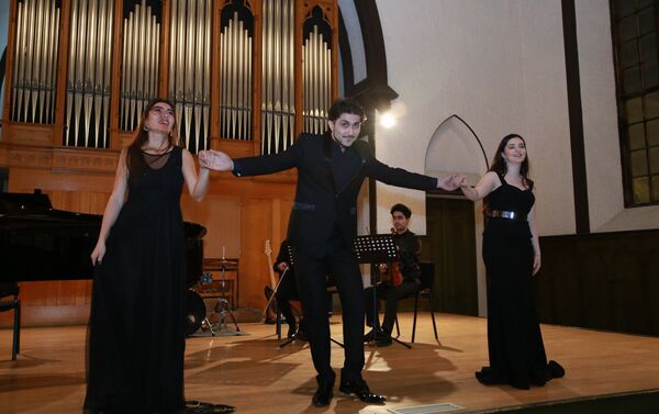 В Зале камерной и органной музыки Азербайджанской государственной филармонии прошел вечер вокальной музыки - Sputnik Азербайджан