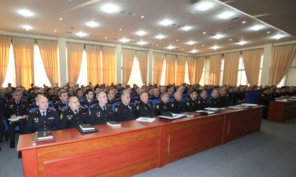Оперативное совещание в Главном управлении полиции города Баку, посвященное итогам 2017 года Оперативное совещание в Главном управлении полиции города Баку, посвященное итогам 2017 года - Sputnik Азербайджан