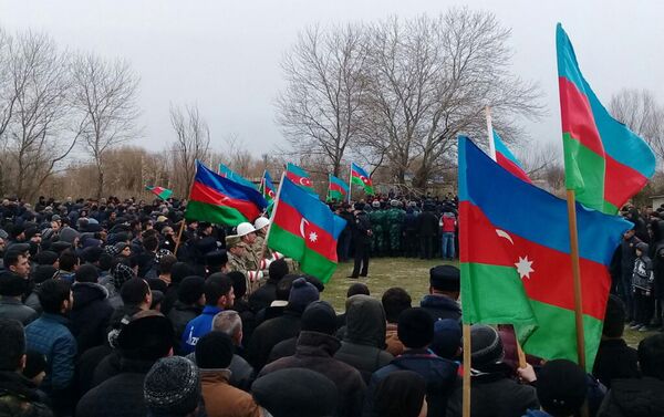 Похороны солдата ВС Азербайджана Ибрагима Менефова - Sputnik Азербайджан