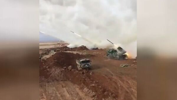 Турецкие военные обстреляли позиции сирийских курдов в Африне - Sputnik Азербайджан