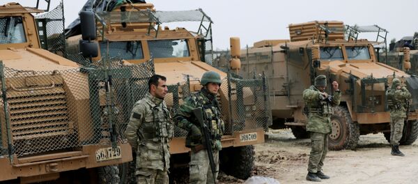Военнослужащие Турции на горе Барсая, к северо-востоку от Африна, Сирия, 22 января 2018 года - Sputnik Азербайджан
