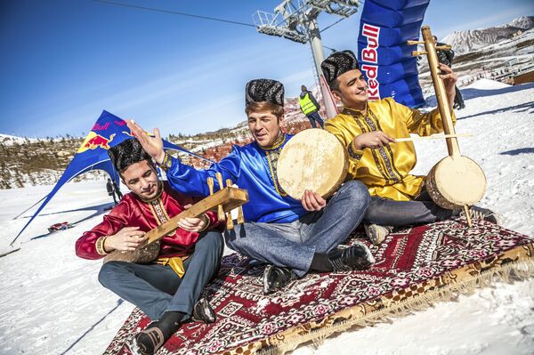Конкурс Red Bull Shakh Carpet в Туристическом Центре “Шахдаг” Конкурс Red Bull Shakh Carpet в Туристическом Центре “Шахдаг” - Sputnik Азербайджан