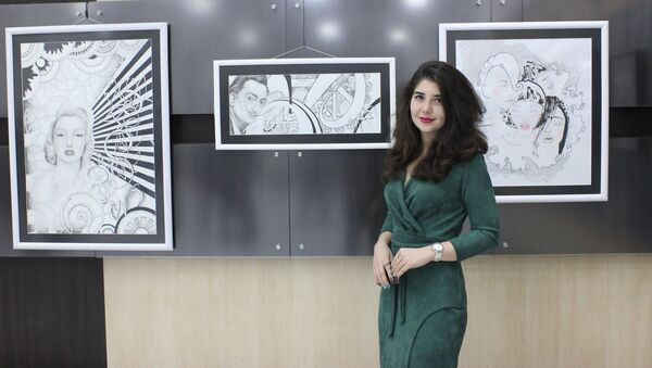 Выставка художницы Нины Наримановой «Баланс белого» в Российском информационно-культурном центре в Баку - Sputnik Азербайджан