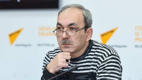 Преподаватель Гимназии искусств при Азербайджанской национальной консерватории Эльгюн Сейидзаде - Sputnik Азербайджан