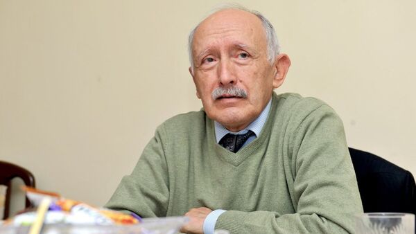 Главный редактор журнала Азербайджан, заслуженный деятель искусств АР Интигам Касумзаде - Sputnik Азербайджан