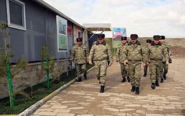 Министр обороны посетил подразделения на передней линии - Sputnik Азербайджан