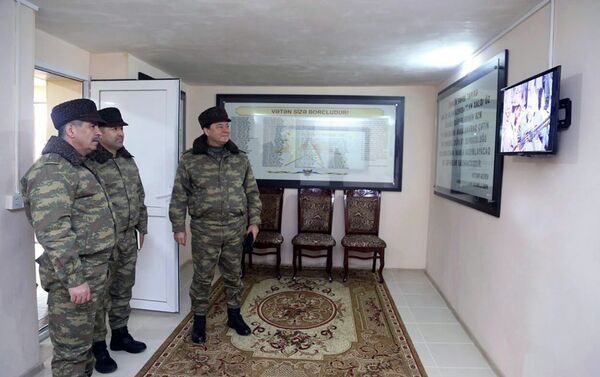 Министр обороны посетил подразделения на передней линии - Sputnik Азербайджан