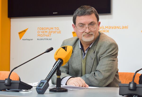 Директор Правозащитного центра Азербайджана Эльдар Зейналов - Sputnik Азербайджан