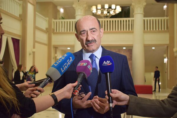Министр культуры и туризма Абульфас Гараев Министр культуры и туризма Абульфас Гараев - Sputnik Азербайджан
