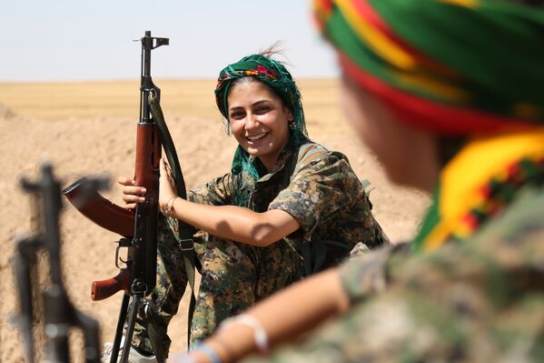 Kürt Kadın Savunma  Birliği - Sputnik Азербайджан