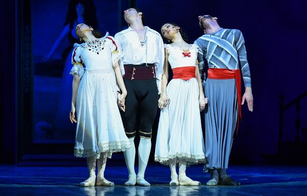 Репетиция балета Гойя на сцене Азербайджанского государственного академического театра оперы и балета - Sputnik Азербайджан