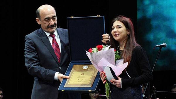 Гюльнар Алфидатлы наградили президентской премией - Sputnik Азербайджан