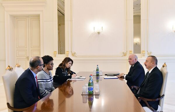 Президент Ильхам Алиев принял регионального директора Всемирного банка по Южному Кавказу - Sputnik Азербайджан