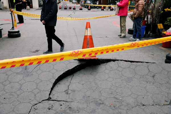 Последствия мощного землетрясения в городе Хуалянь, Тайвань - Sputnik Азербайджан