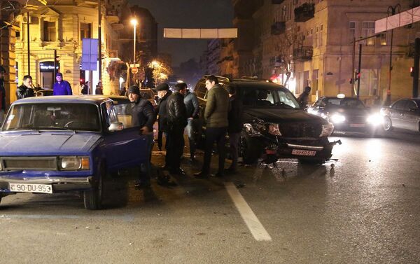 Авария в Насиминском районе Баку - Sputnik Азербайджан