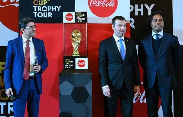 Кубок мира по футболу доставлен в Азербайджан - Sputnik Азербайджан