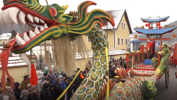 Китайский карнавал в Баварии - Sputnik Азербайджан